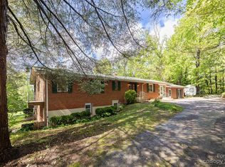 127 Azalea Park Dr, Hendersonville, NC 28792