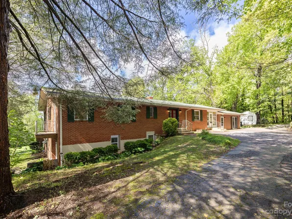 127 Azalea Park Dr, Hendersonville, NC 28792