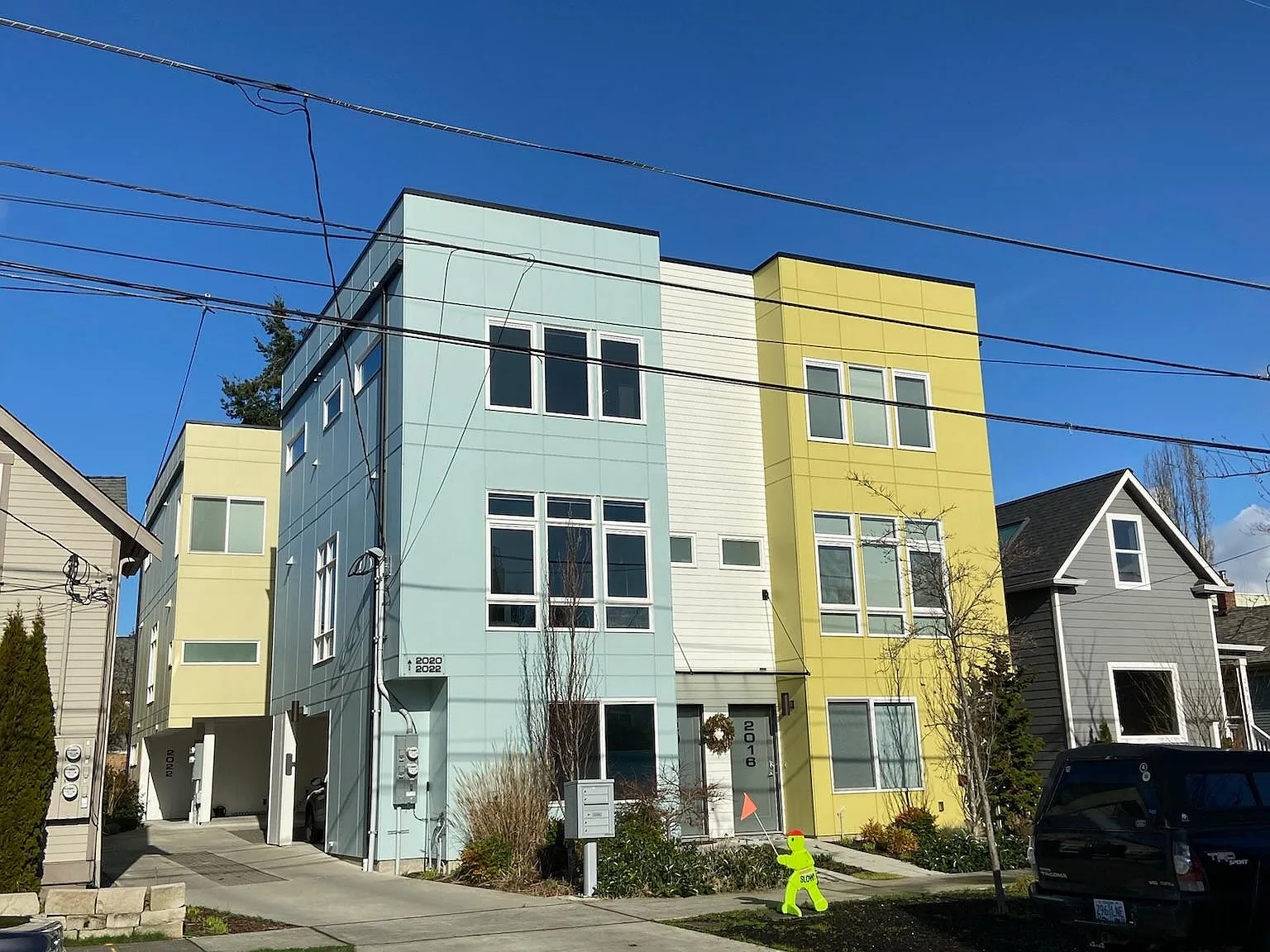 3 bed, 2.5 bath, 1552 sqft, $3,895 — Photo 1