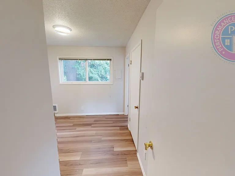 525 SE 28th Ave #110 — Photo 8