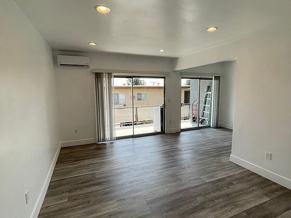3rd image of 1020 College View Dr #4
