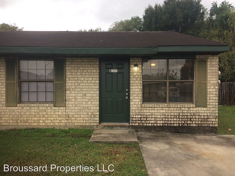 1st image of 401 Knollwood Cir #B