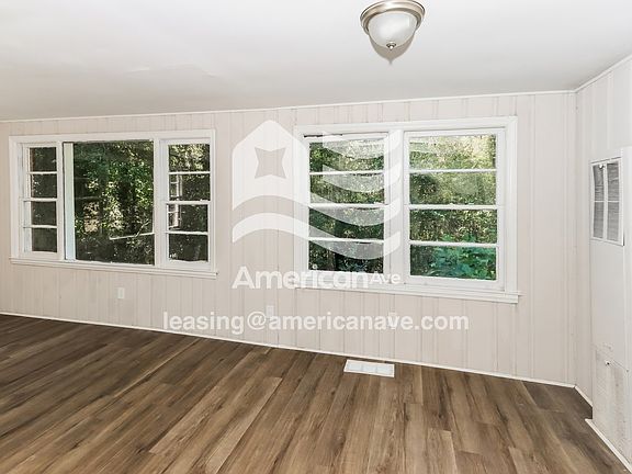 1260190_004_wm_-_living_room_13209149.jpg