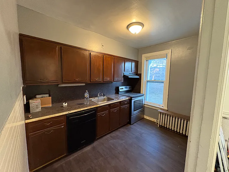 125 N 10th St #1 — Photo 5