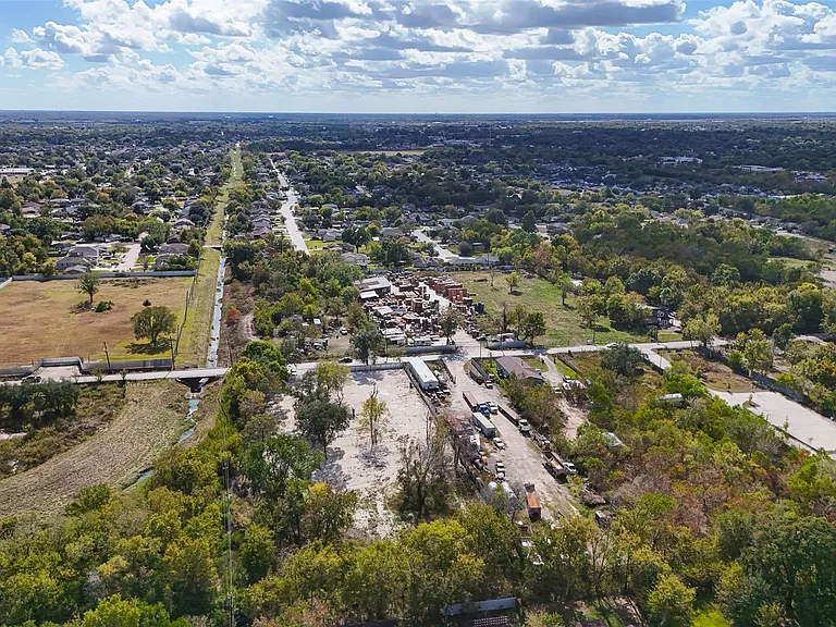5033 S Acres Dr — Photo 16