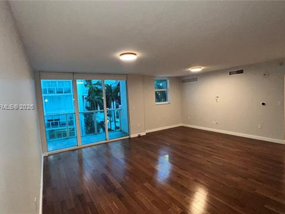 1st image of 31 SE 5th St APT 411