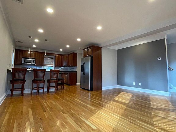 3rd image of 159 Ashford Ave #B