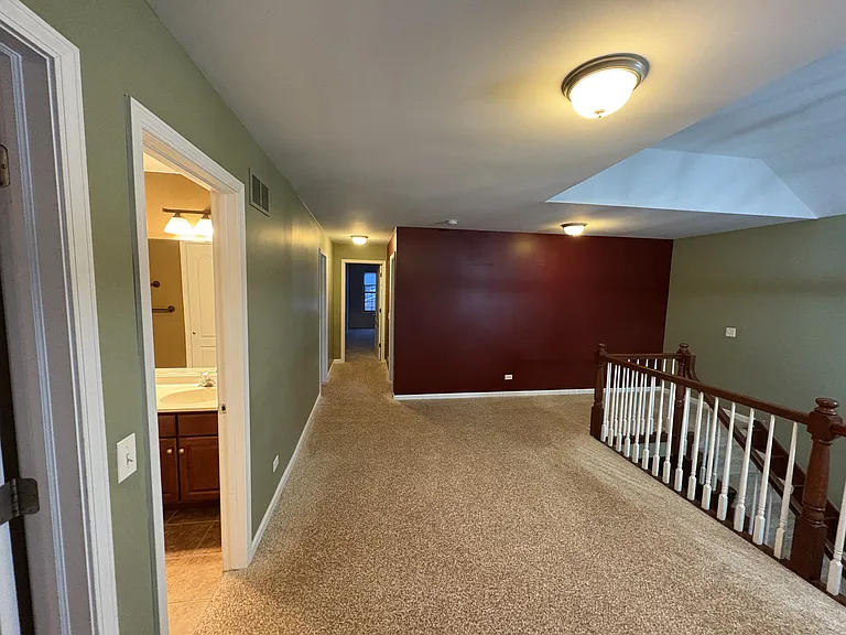 27W580 Warrenville Rd — Photo 12