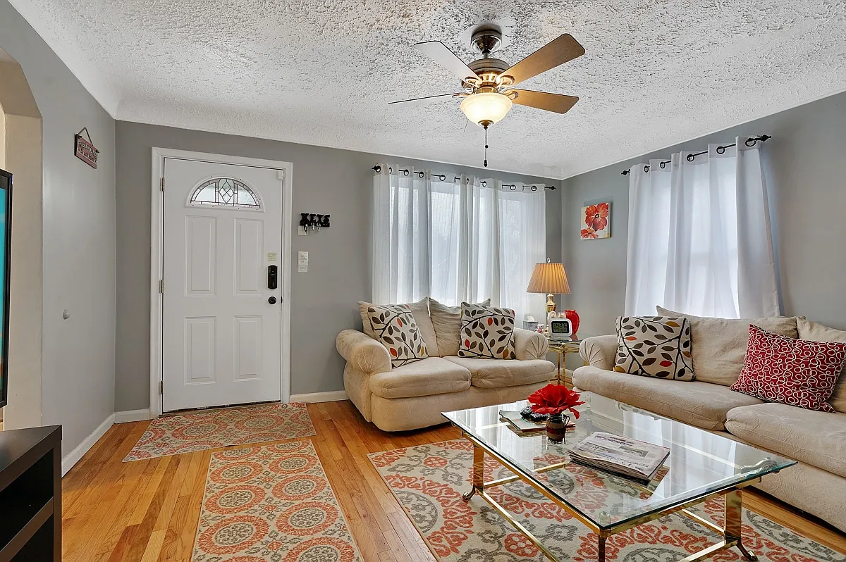 4 bed, 1700 sqft, $3,500 — Photo 1