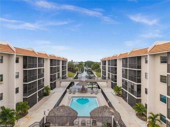 9395 Pennsylvania Ave APT 35, Bonita Springs, FL 34135