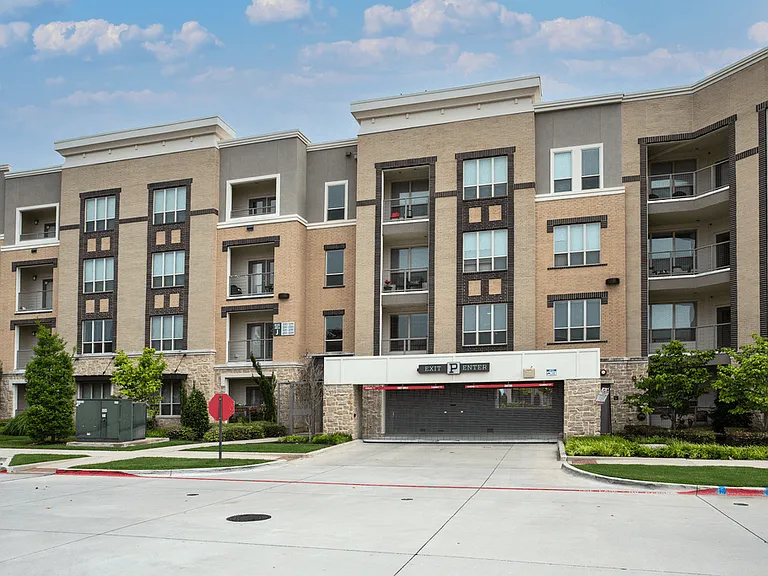 Summit at Stonebriar — Photo 17
