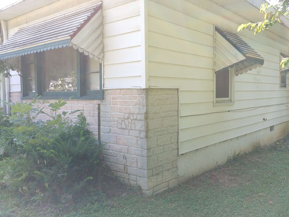 2nd image of 6433 Old Collinsville Rd