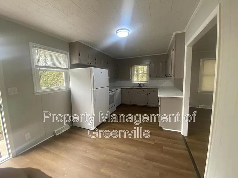 549 State Highway 30 82 S — Photo 6