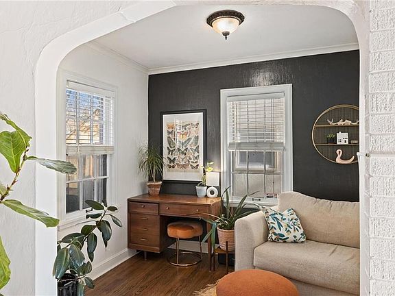 4th image of 716 E Gregory Blvd