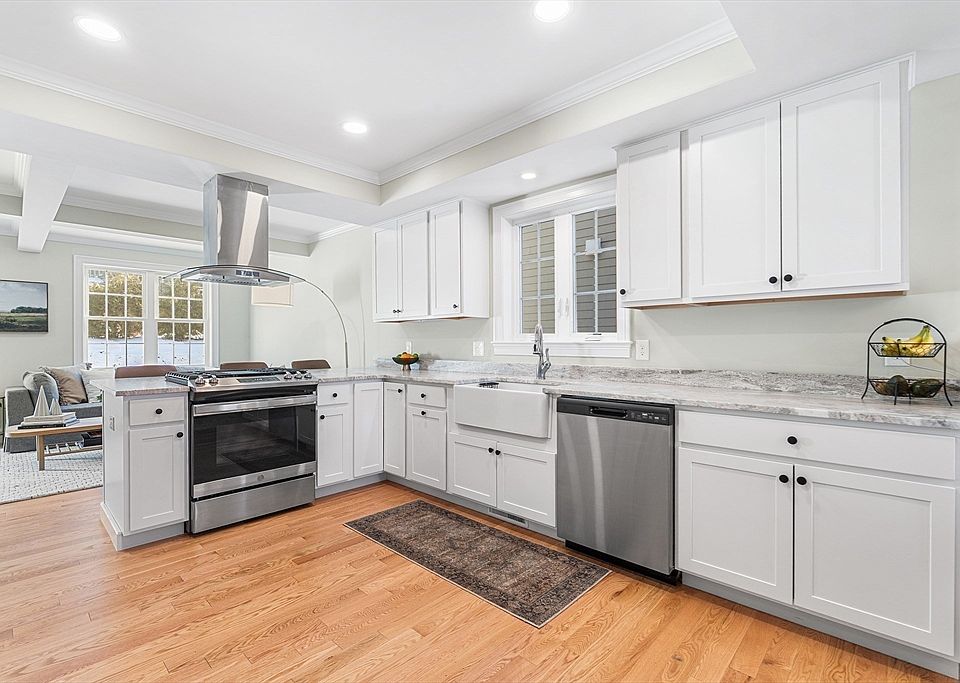 1st image of 7 Hill St #16