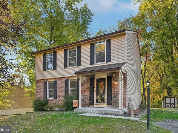 207 Katherine Ln, Coatesville, PA 19320