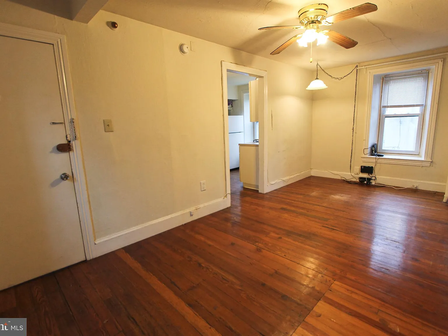 1 bed, 3441 sqft, $1,350 — Photo 4