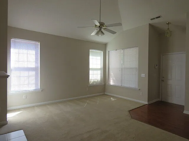 936 Cinnamon Dr — Photo 11
