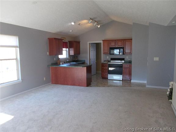 3rd image of 900 Carriage House Ct