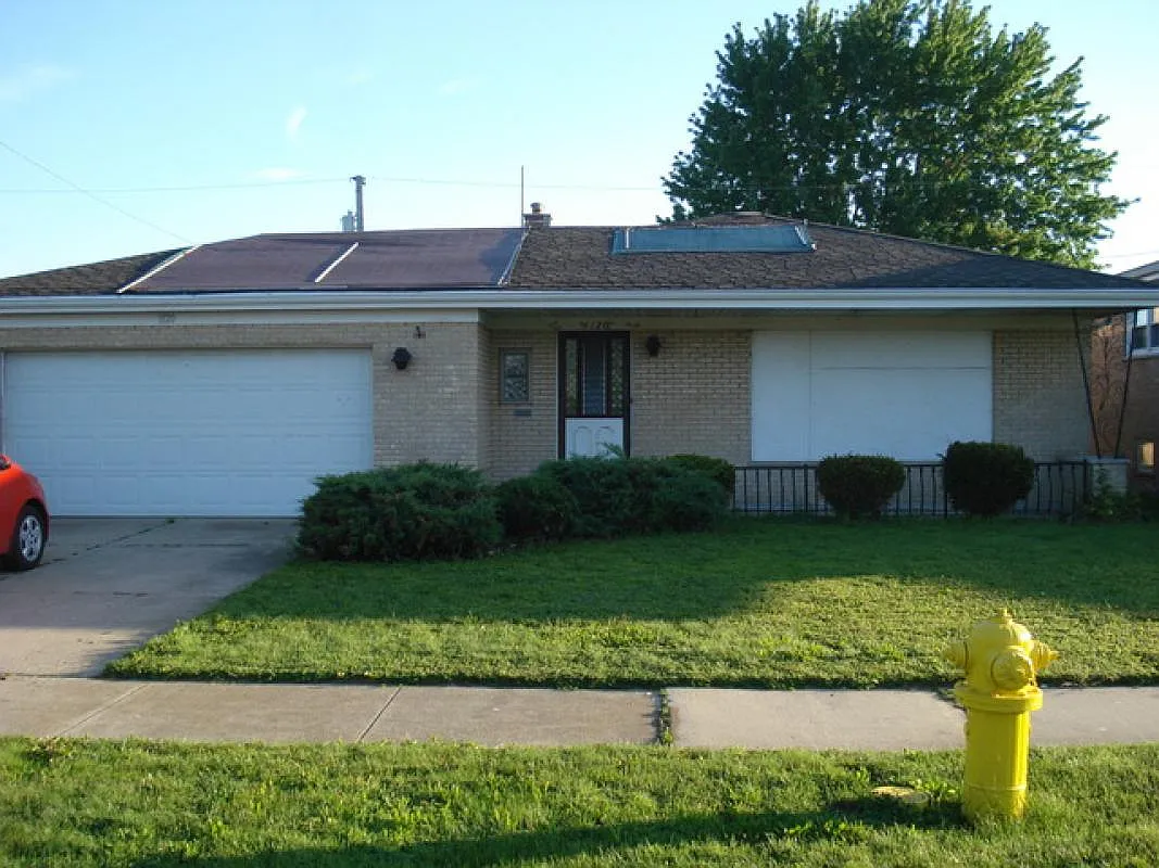 1120 Lucas St photo 1