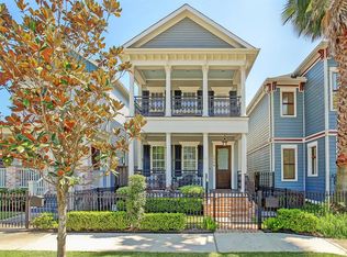 1334 Nicholson St, Houston, TX 77008