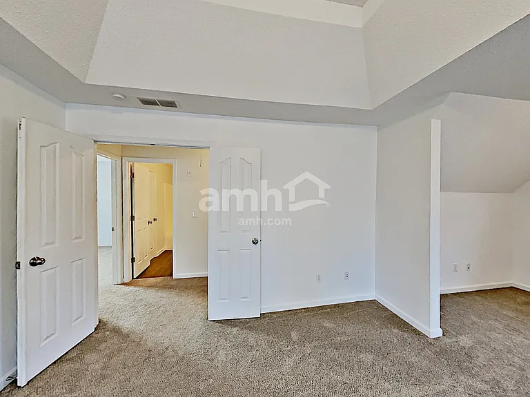 374 Westhill Dr — Photo 12