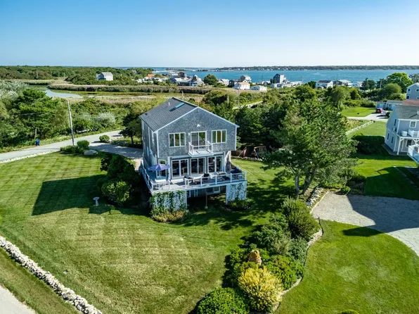 21 Nelson Ave, Fairhaven, MA 02719