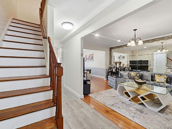 3rd image of 238 E 88th St #2N