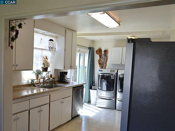 4th image of 491 Medford Ave