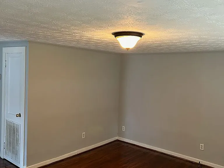 3303 Cherokee Ave — Photo 3