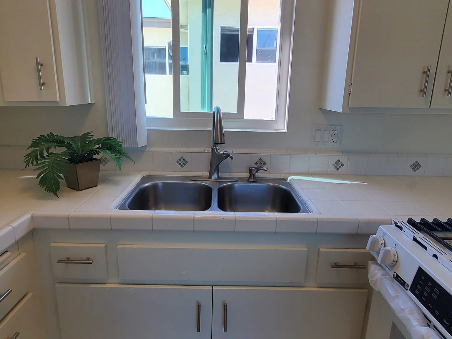Del Prado — Photo 1