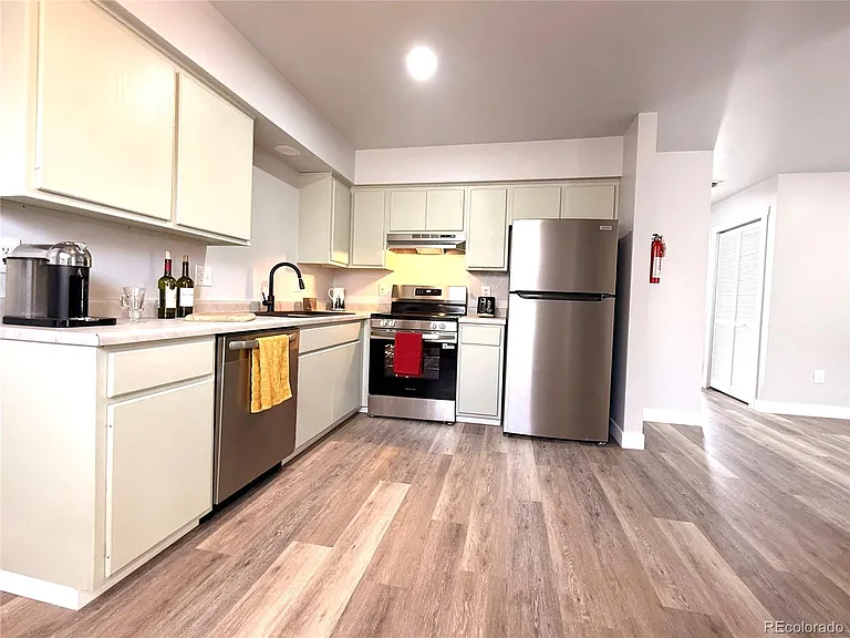 531 S Angus Ave #11 — Photo 8