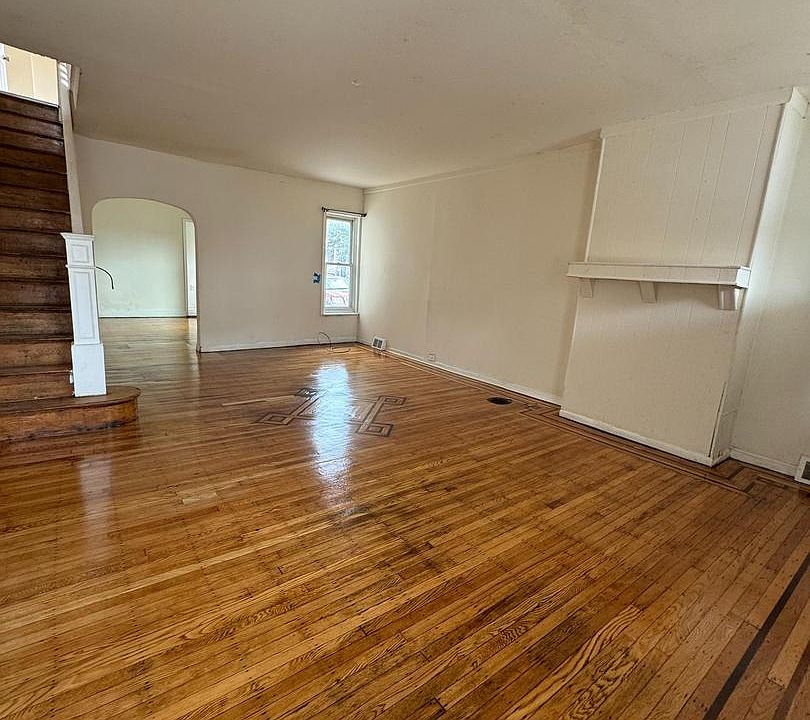 1st image of 521 E Westmoreland St