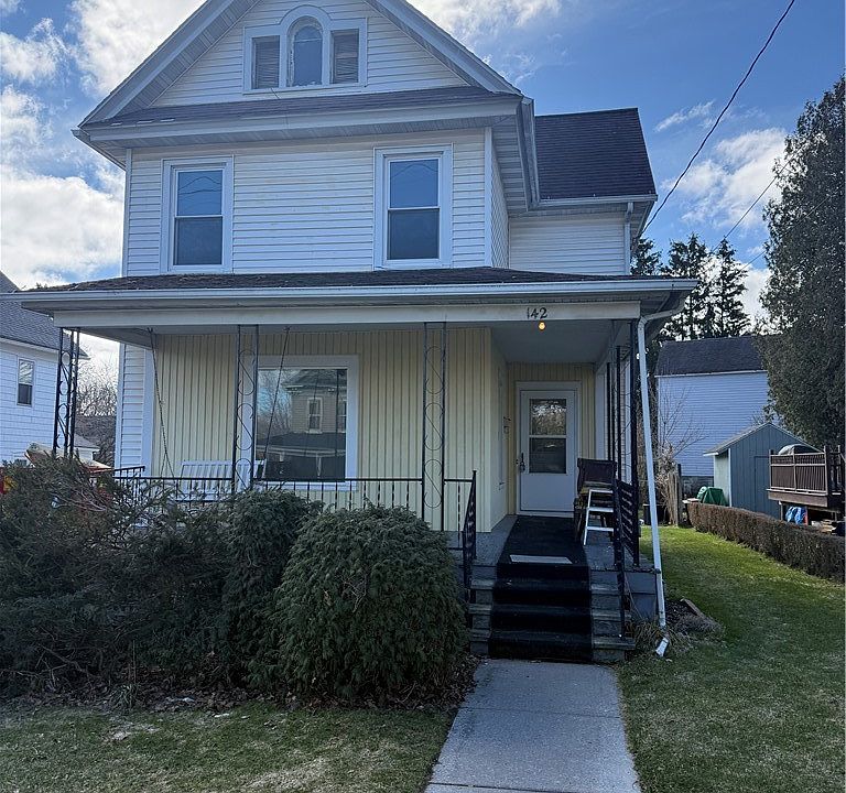 1st image of 142 Franklin St