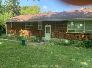 582 Mulock Ct #B, Newmarket, ON L3Y 5H2