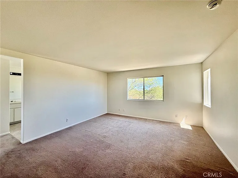 309 Lydia Ln — Photo 13