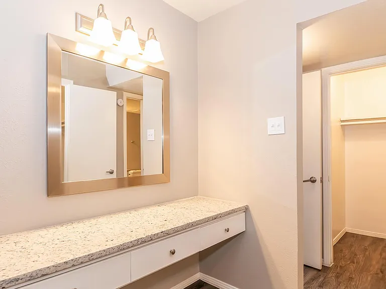 Camelot Apartments — Photo 63