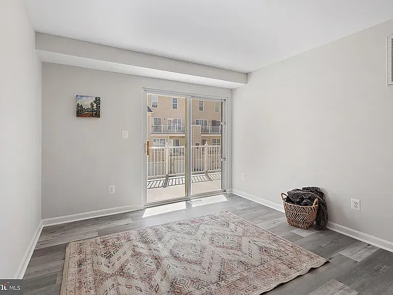 2 bed, 2.5 bath, 1771 sqft, $3,000 — Photo 3