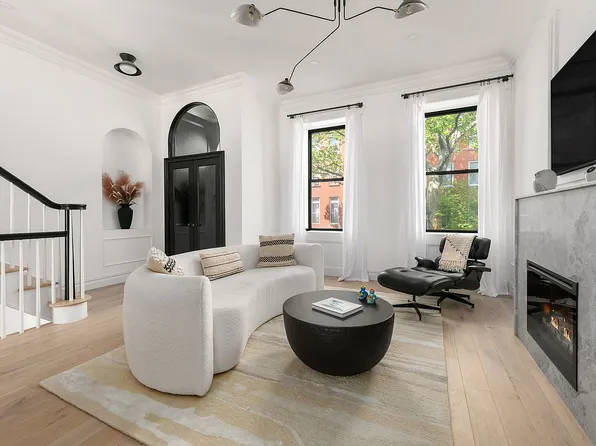 390 Degraw St, Brooklyn, NY 11231