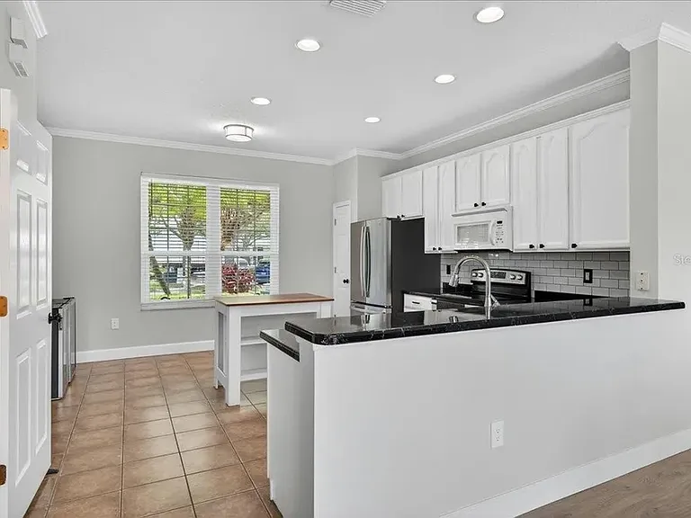 11607 Colony Lake Dr — Photo 4