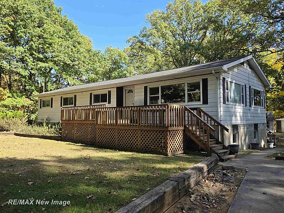3rd image of 13977 W Burt Rd