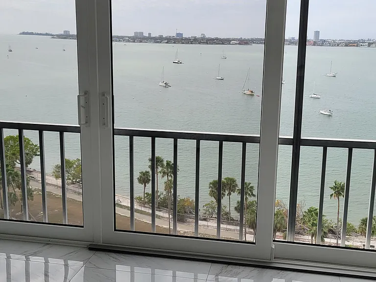 555 S Gulfstream Ave #1401 — Photo 7