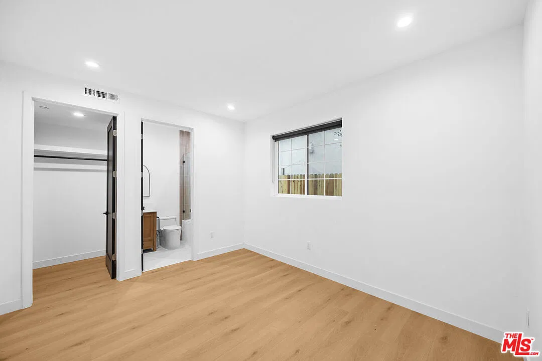 3 bed, 3.5 bath, 1884 sqft, $5,245 — Photo 4
