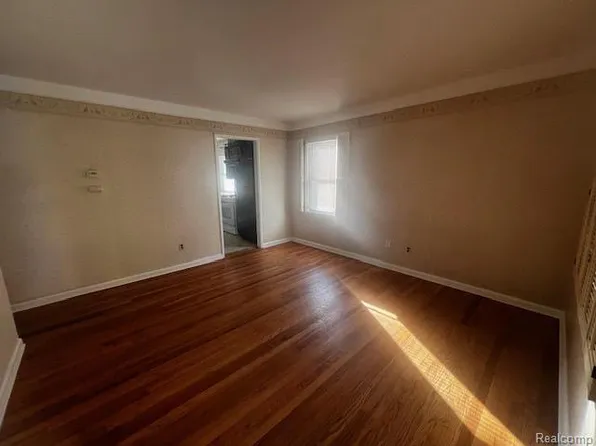 4957 Polk St, Dearborn Heights, MI 48125