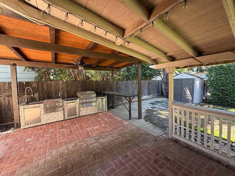 665 Santa Barbara Ct — Photo 10