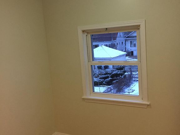 Kitchen eating area