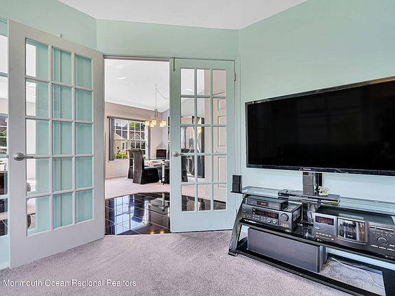 4th image of 1142 B Buckingham Drive #B