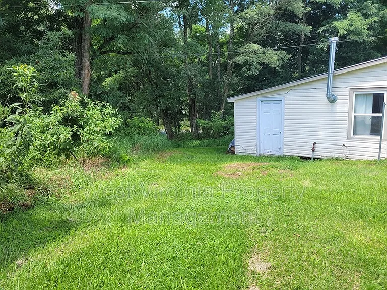 186 Benedict Ln — Photo 4