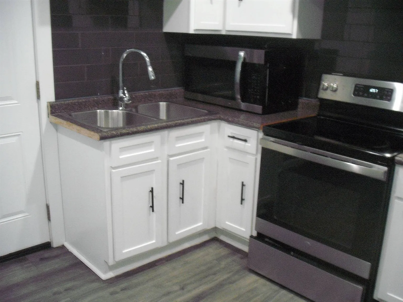 2 bed, 1.0 bath, $1,050 — Photo 4