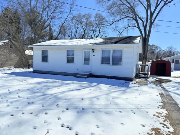 409 E Lincoln Ave, Reed City, MI 49677